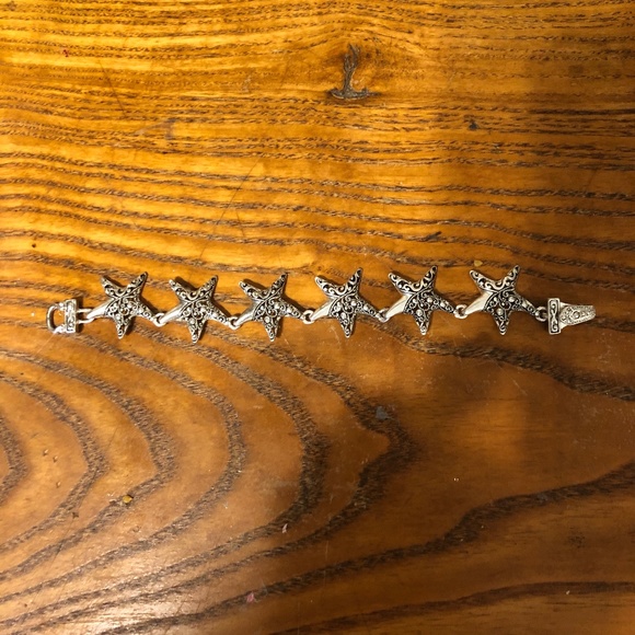 Bracelet - Picture 1 of 5